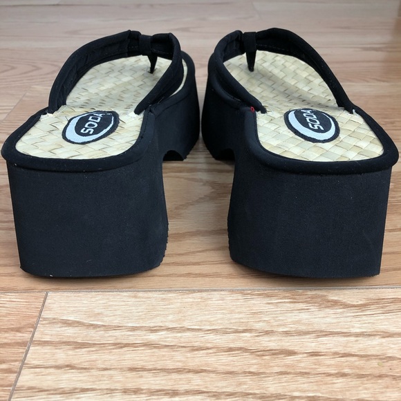 SODA Beach Black Nubuck Platform Sandal Thong - Picture 6 of 9